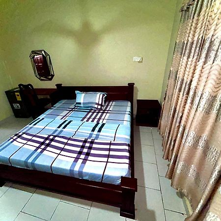 Jessie Hotel Adenta 外观 照片