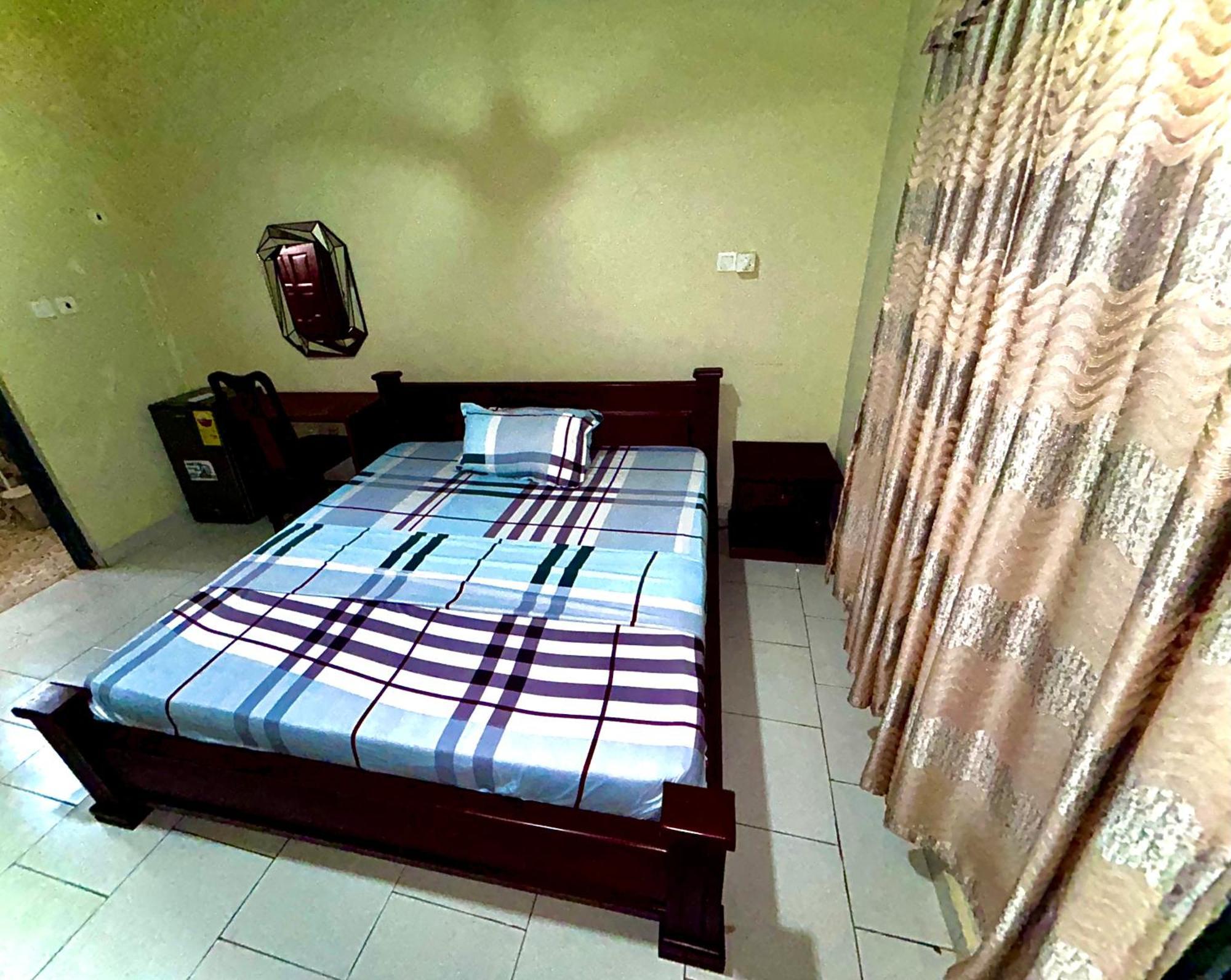 Jessie Hotel Adenta 外观 照片