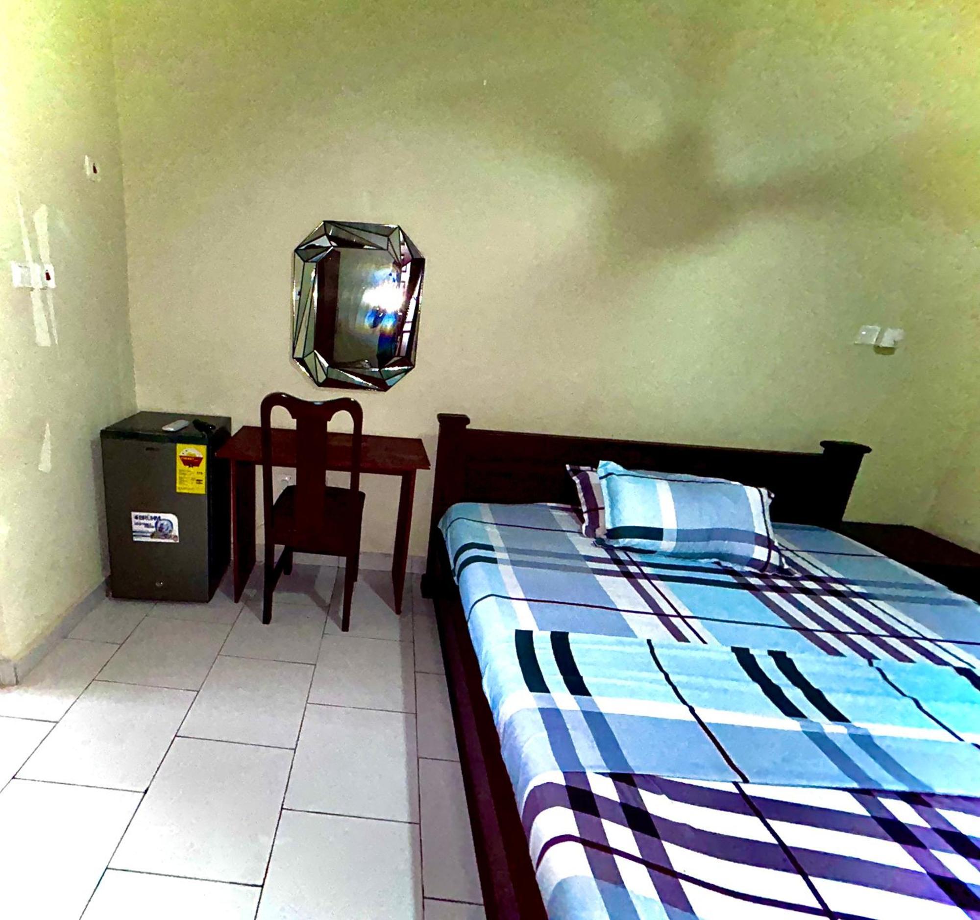 Jessie Hotel Adenta 外观 照片